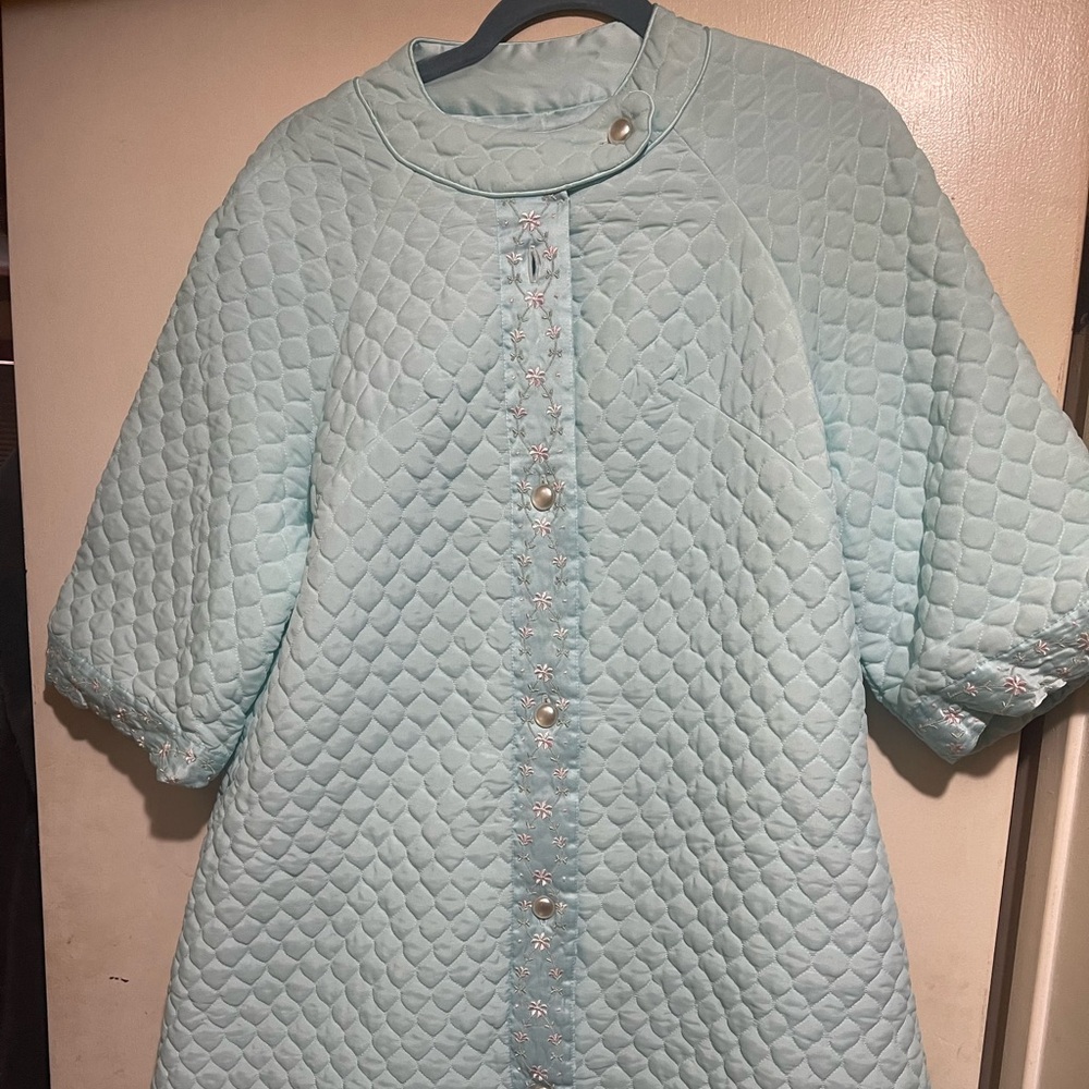 Barbizon Quilted Light Blue Women's Robe with Pearl Buttons 1960's